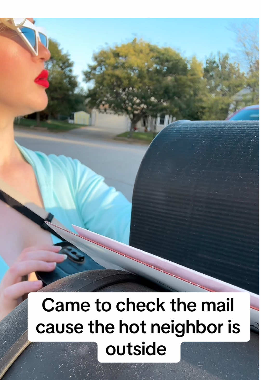 Mhmmmm🥵 #fyp #foryou #neighbors #mail #creepin 