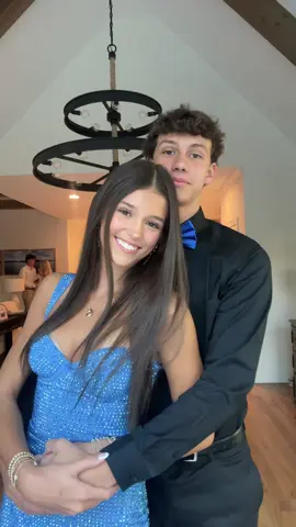 hoco 💙💙  @gavinlesch14 #Homecoming #dress #fyp #viral #foryoupage 