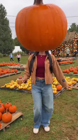fall activities w ur bestie>> @bricivitano  #fallfashion #pumpkinseason #harvestmoon #falloutfitinspo #fallfashion 