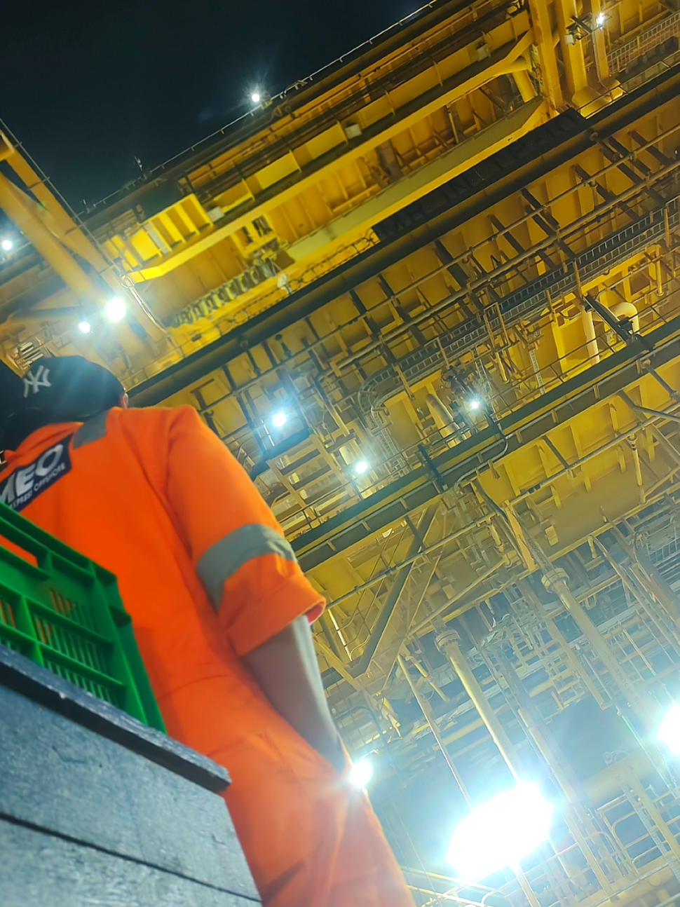 Observasi keselamatan kerja.. dimana perilaku seseorang bisa membahayakan dirinya..⛑️🛑#offshore #safetyworkplace #workersafety #safetyfirst 