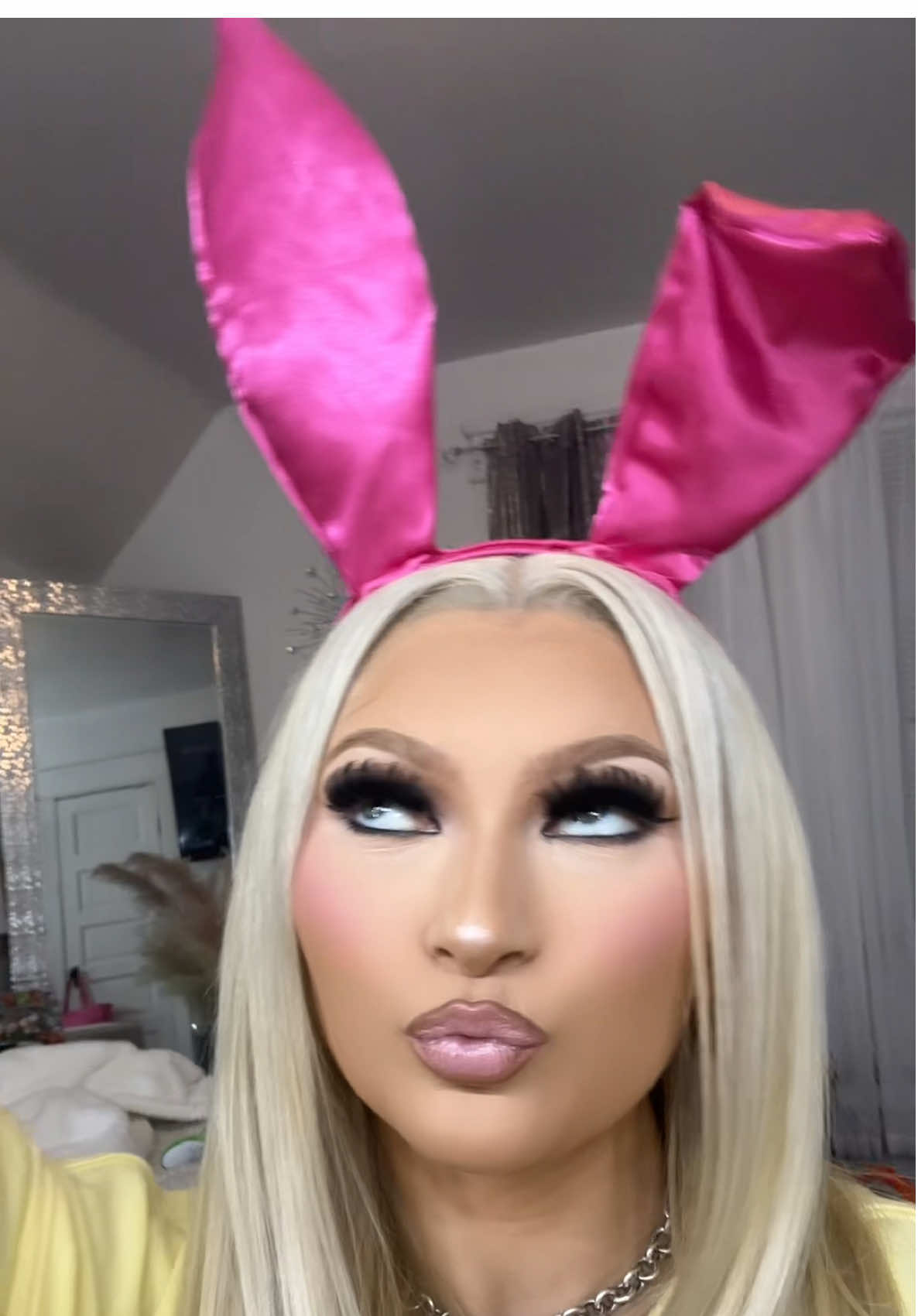 This costume fits me to well 😭💞