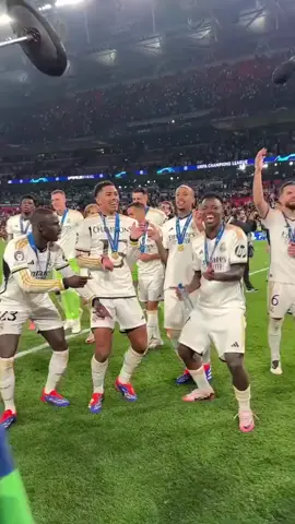 #realmadridfc #football ក្រីក្រីមាន15UCLអត់ថាមើល🤷🤍