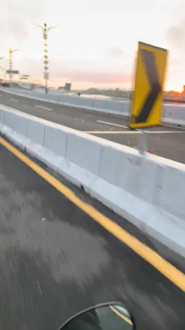 De nyangetang soundd ,fokus ke sunrise #fyppppppppppppppppppppppp #sunrise #tolbalimandara #astreagrandindonesia #pulaubali 