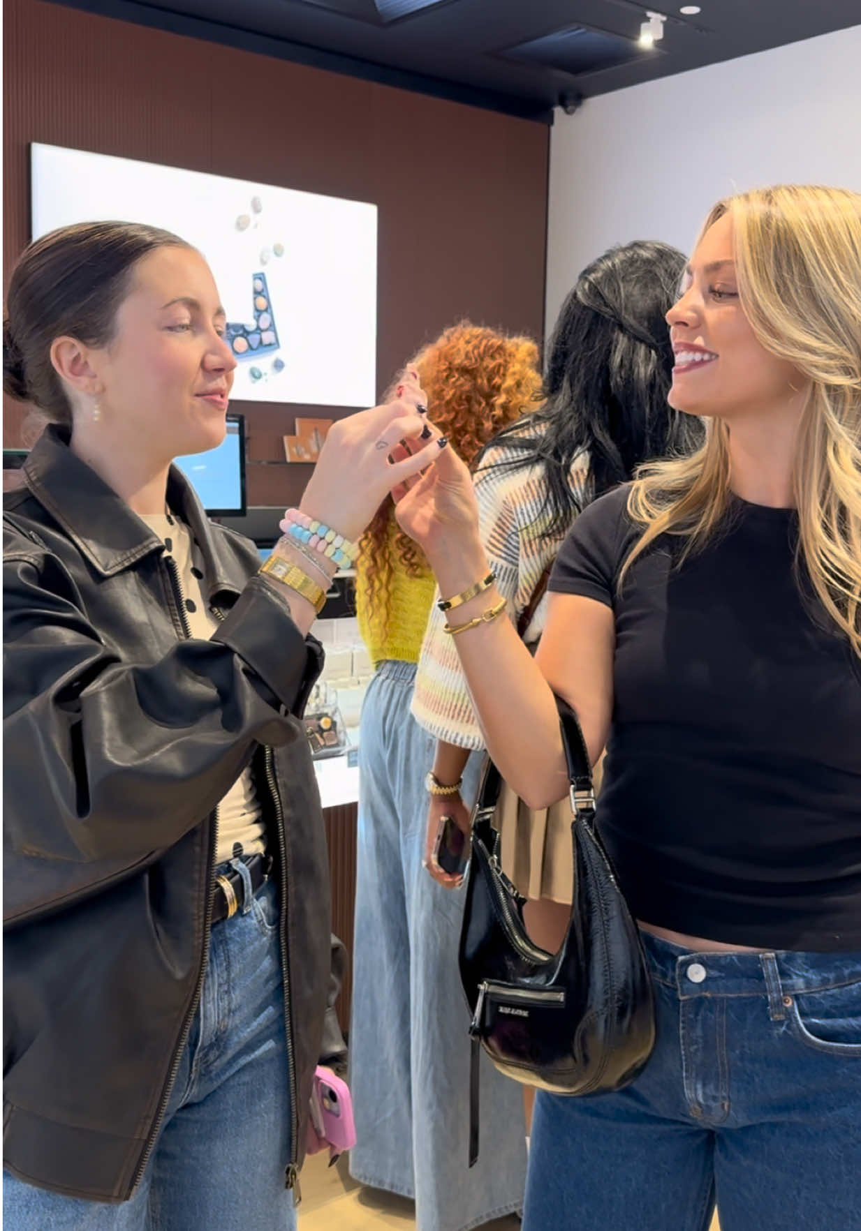 We all deserve a little treat from Läderach 🍫 #mallofamerica #staycation #laderachchocolate #brandtrip 