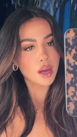 Just filmed this makeup look. What do you think? Will post soon 💋 