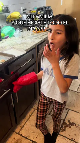 Me preguntan porque duró todo el día alzando ! Pues nada me estoy acostada todo el día 😂😡#fyp #foryoupage #familia #comedyvideo #foru 