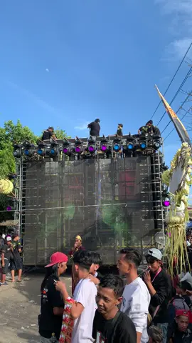 Seng di enteni enteni tekone malah kawanen😭. Blizzard karnaval Gampingan🔥@blizzard audio #blizzardaudio #teamsotok #karnavalgampingan #karnaval2025 #fyp 
