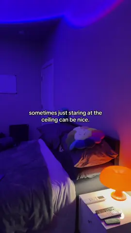 so easy with lighting like this #fyp #sunsetlamp #vibes #aesthetic #homedecor 