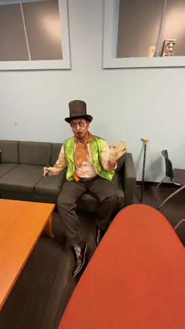 A #demon’s work is never done. #luckylovell #scarowinds 