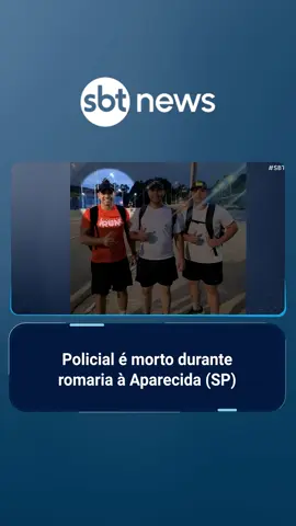 Policial é morto durante romaria na Dutra; corpo é velado em Cruzeiro (SP) | #SBTBrasil  O corpo do PM Luiz Guilherme Crispim, de 30 anos, foi velado em Cruzeiro (SP). Ele foi morto a tiros durante uma romaria até o Santuário de Aparecida, na madrugada de sábado (11), na Via Dutra, em Lorena. Dois parentes da esposa também foram baleados. O policial foi atacado por assaltantes que levaram pertences e fugiram. Ele deixa esposa e dois filhos pequenos. Saiba todos os detalhes no SBT Brasil. Inscreva-se no canal para mais notícias: https://www.youtube.com/@SBTNews Todas as notícias em www.sbtnews.com.br #sbtnews #notícias #sbtbrasil #PM #romaria #aparecida #violencia #valeparaiba #SBTBrasil