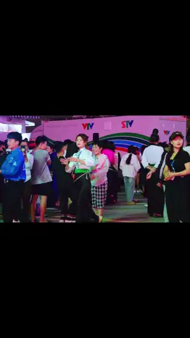 múa xoè đoàn kết học sinh sinh viên đêm 10-10#all❤️ #chiaseyeuthuong❤❤ #xuhuong❤️❤️ #26sonla❤️ #quangtruongtaybac❤26sonla 