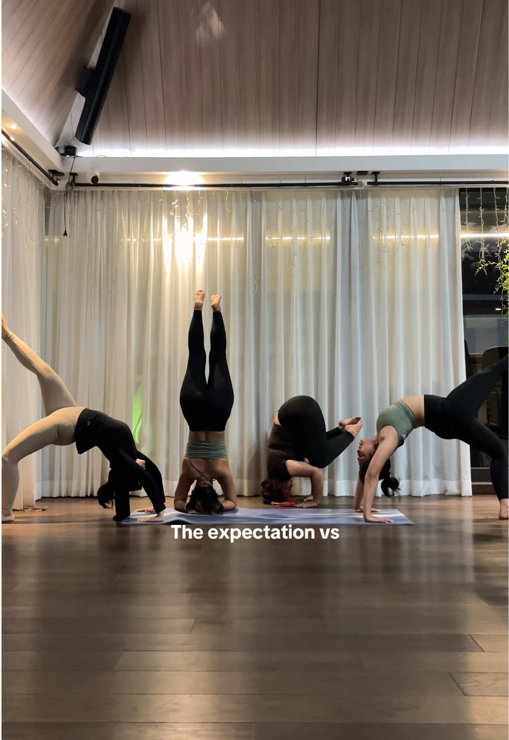 A glimpse behind the scene for this shot 🧘🏼‍♀️ #yoga #yogapose #yogaflow #girls #pose 