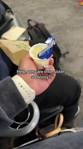 What am I ? Her servant?? #sisters #Siblings #funny #relatable 