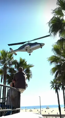Another Helicopter Crashes in California  Helicopter Crashes at Huntington Beach 🏖️🚁 ***Viewer Discretion is Advised*** A helicopter crash at Huntington Beach for unknown reasons. An eyewitness said they saw a part of the helicopter fly off them it lost control landing between a building and some palm trees.  According to authorities five people have been hospitalized including two people on board and three others who were on the ground nearby.  The cause of the crash is under investigation and the conditions of the patients are unknown at this time.  It is also unknown if the helicopter was part of the “Carts n Copters on the Coast” event nearby.  #huntingtonbeach #socal #southerncalifornia