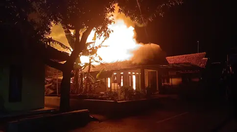 kejadian tak terduga #kebakaranrumah  #kebakaran 