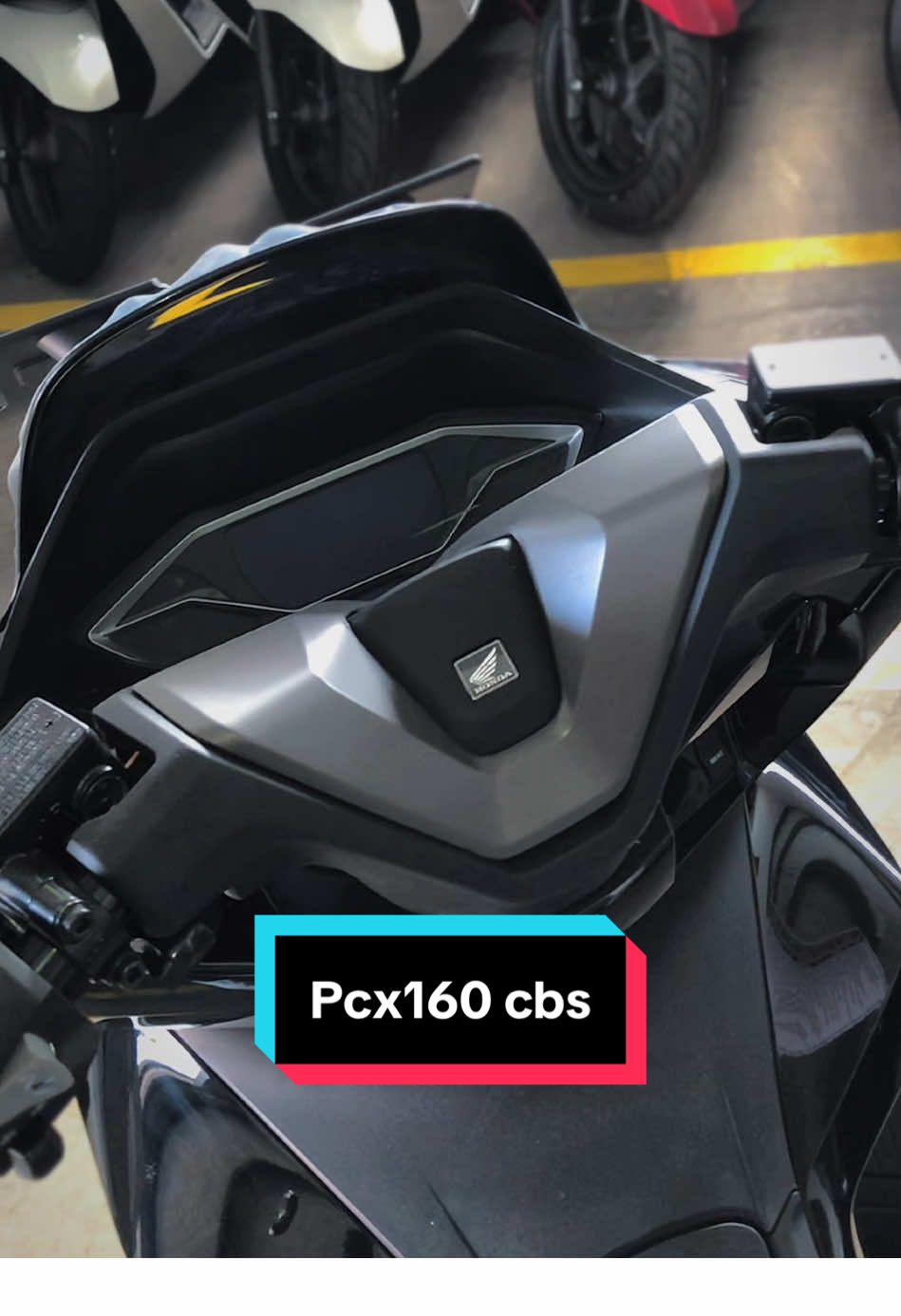 Pcx160 cbs black ready 😎😎 Menerima pembelian cash dan kredit 🙏🏻🙏🏻🙏🏻 Pemesanan bisa japri atau wa di bio 🫡🙏🏻☺️ #pcx160 #hondapcx #pcxgarut #fyp #capcut 
