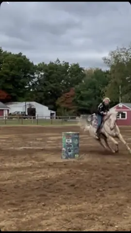 BARREL RACING VLOG… I fell off 🥴🥴 #fyp #barrelracer #country #western #horse 