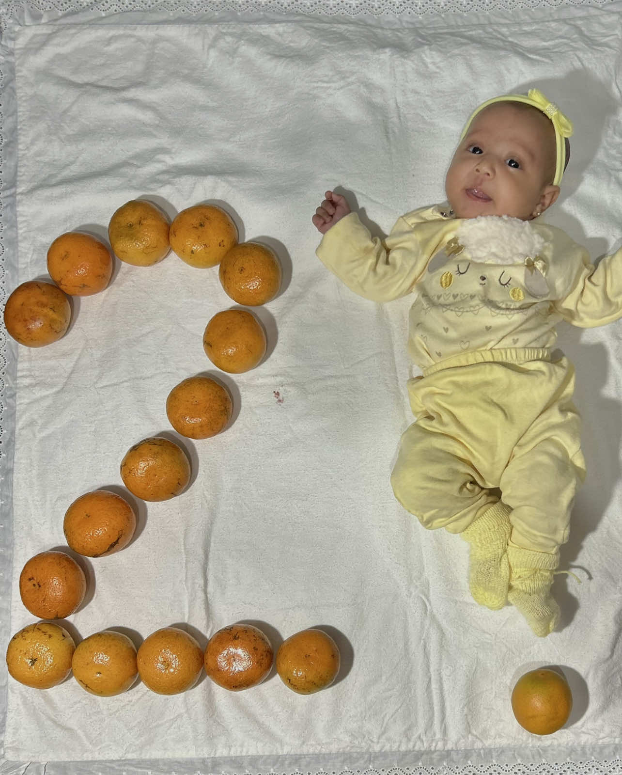 ✨ Hoje nossa pequena Jasmine completa 2 meses de muito amor! 💕 O dia foi corrido, trabalhei até tarde, mas nada me impediria de celebrar esse momento com minha família — eu, minha esposa , Jasmine e o João 🎂💖 Pequenas comemorações, grandes significados 🙏👨‍👩‍👧‍👦 #Jasmine2Meses #Família #Gratidão #AmorDePai #BençãoDeDeus