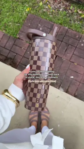 the perfect color for fall!! @HYDROJUG  #hydrojug #hydrojugsport #leakprooftumbler #stainlesssteeltumbler #waterbottle