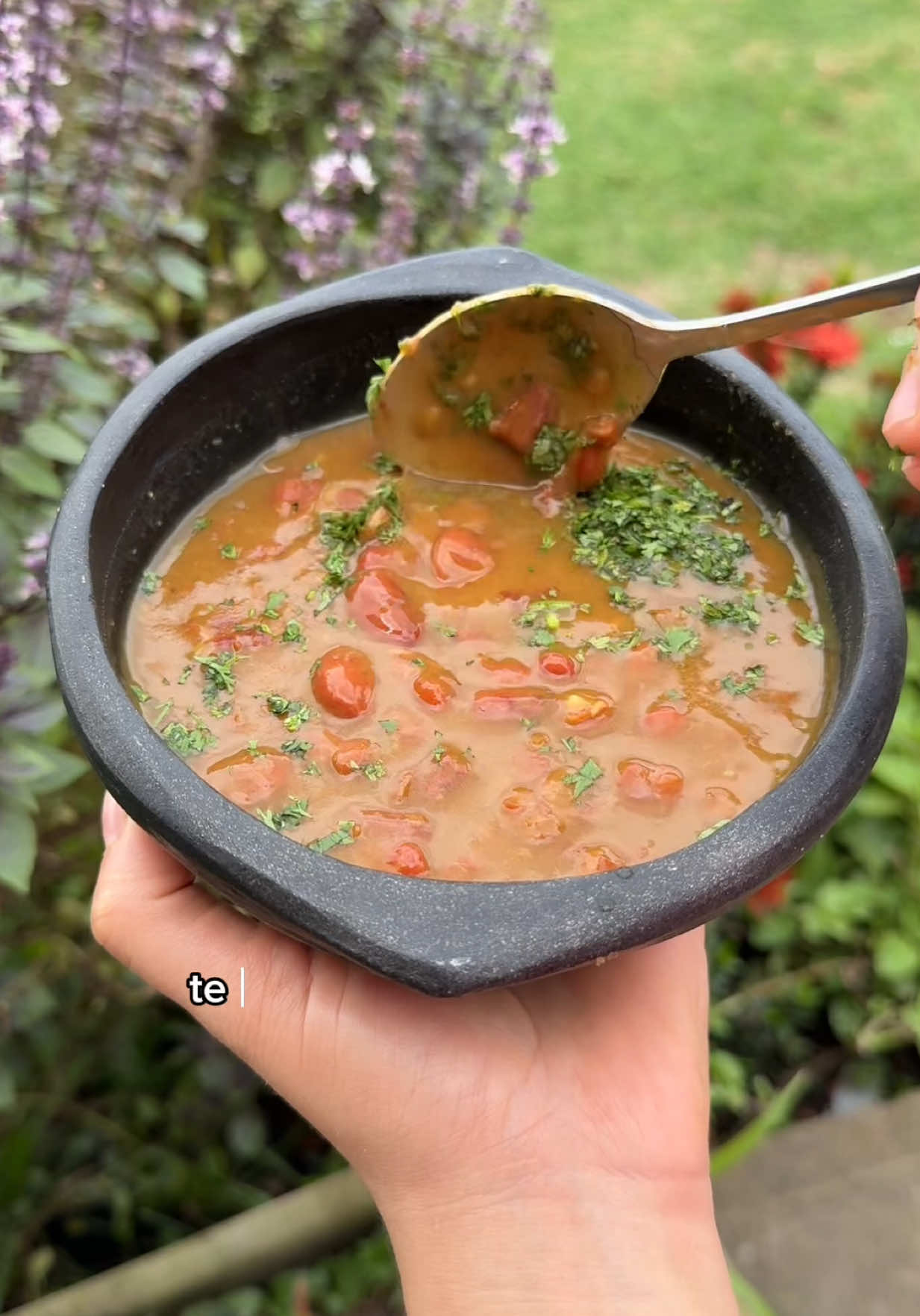 Prepara estos frijoles deliciosos al estilo de cocinando para vender 😊❤️  Ingredientes  -1 libra de frijoles  -1 zanahoria mediana -1 plátano  -1 cebolla cabezona mediana  -4 dientes de ajo  -4 ramas de cebolla larga  -sal y especias -chorizos ahumados de cocinando para vender  Si los preparas nos cuentas porque están deliciosos ❤️❤️