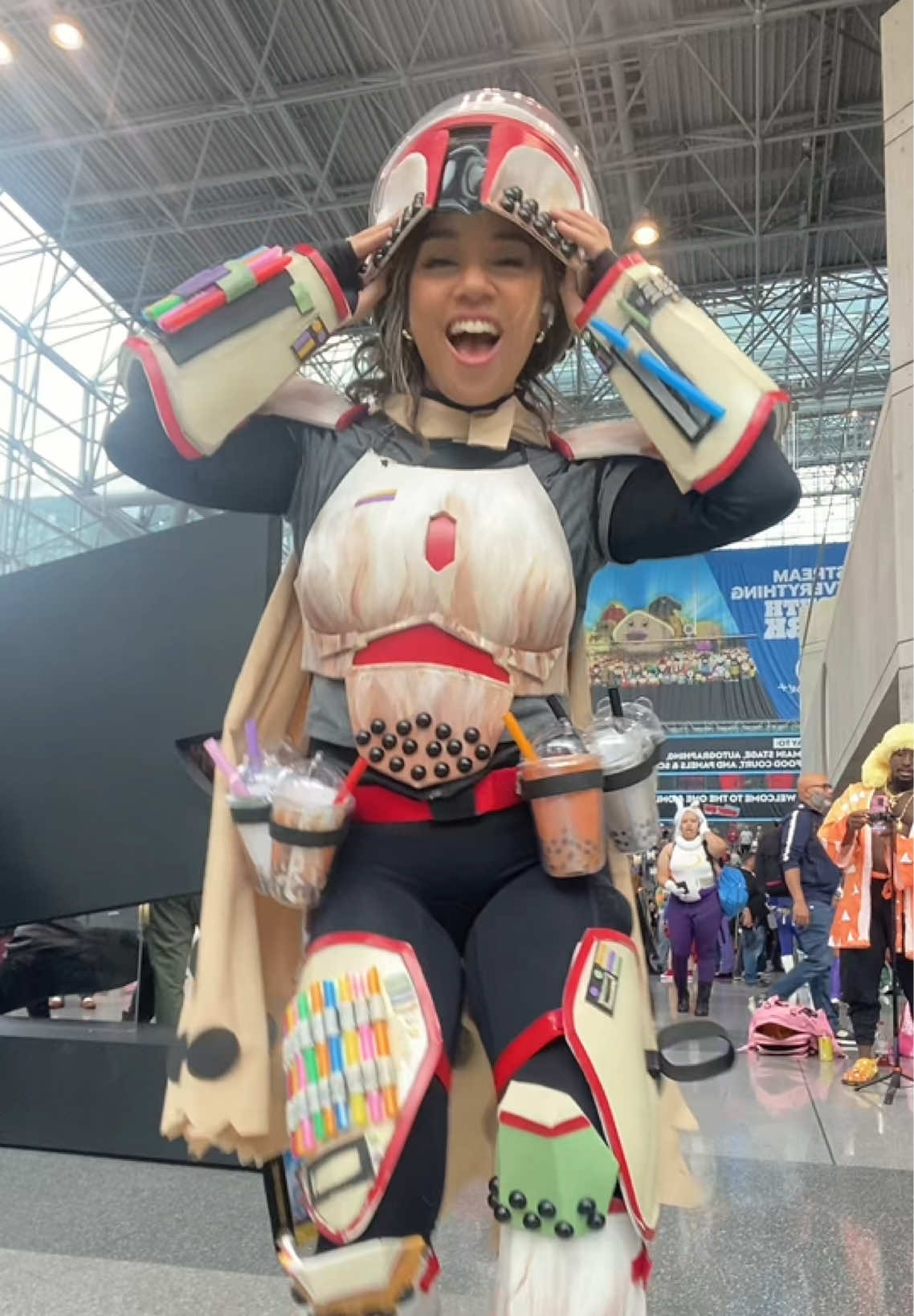 NYCC LETS GOOOO 🧋 hehe my helmet is so shaky #newyorkcomiccon #bobafett #cosplay #foryou #xyzbca 