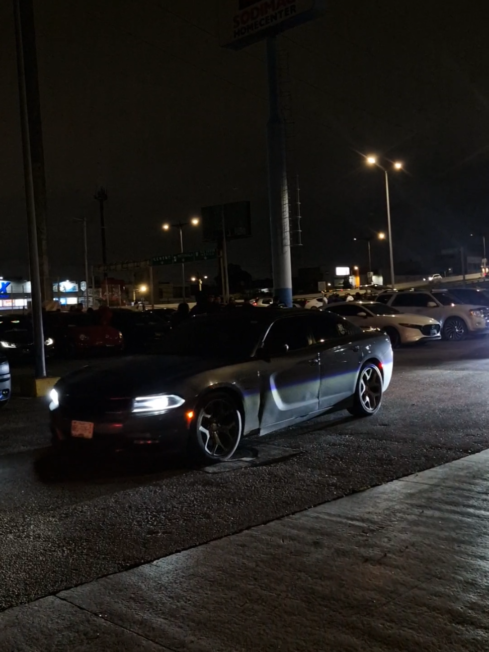 Y si no es conmigo ojala te toque una que diga... #autos #cargirl #musclecar #carclub #sanluispotosi 