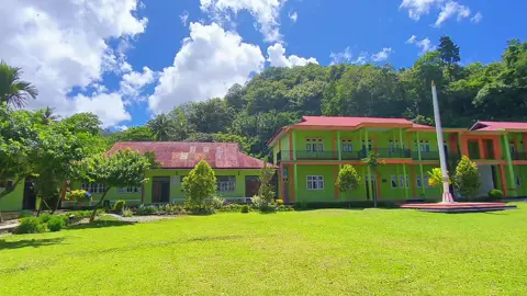 Sma Muhammadiyah Limboro biasa di panggil dengan sebutan SMAMLIM dengan ciri khas bangunan hijau di padu dengan warna orange yang menggambarkan semangat dan keteduhan dalam menuntut ilmu, SMAMLIM adalah sekolah yang berada di Huamual Belakang yang memiliki selogan SMART and KARAKTER SCOOL 🥰🥰🥰  #fyppppppppppppppppppppppp #Smamlim #huamualbelakng #muhammadiyah 
