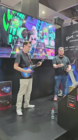 Switching it up a bit - @Freg vs @MrElectricNick playing Even Flow in battle mode! #guitarhero #crkd #pearljam #paxaus