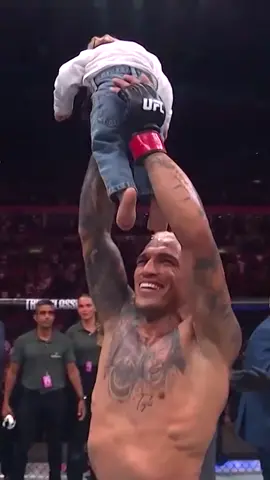There's a baby inside the Octagon, we repeat‼️ #CharlesOliveira gets it done on home soil 👏 #UFCRio #UFC #MMA