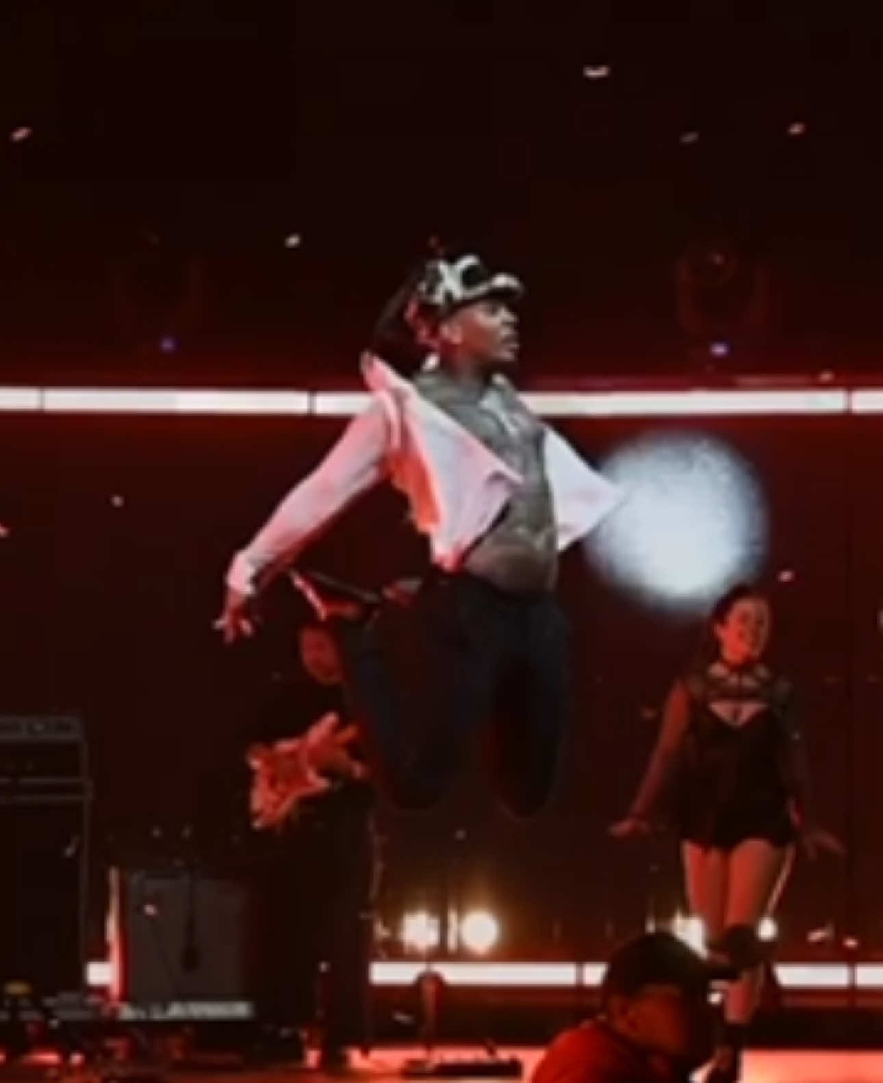 Everything I Do You Got A Problem With It 😤 #KevinGates #AmilioTour 