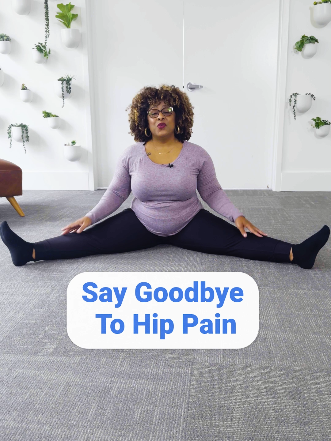 If your hips hurt, click the link in our bio and we’ll help you out. Loosen your hips and feel instant relief 🙌✅