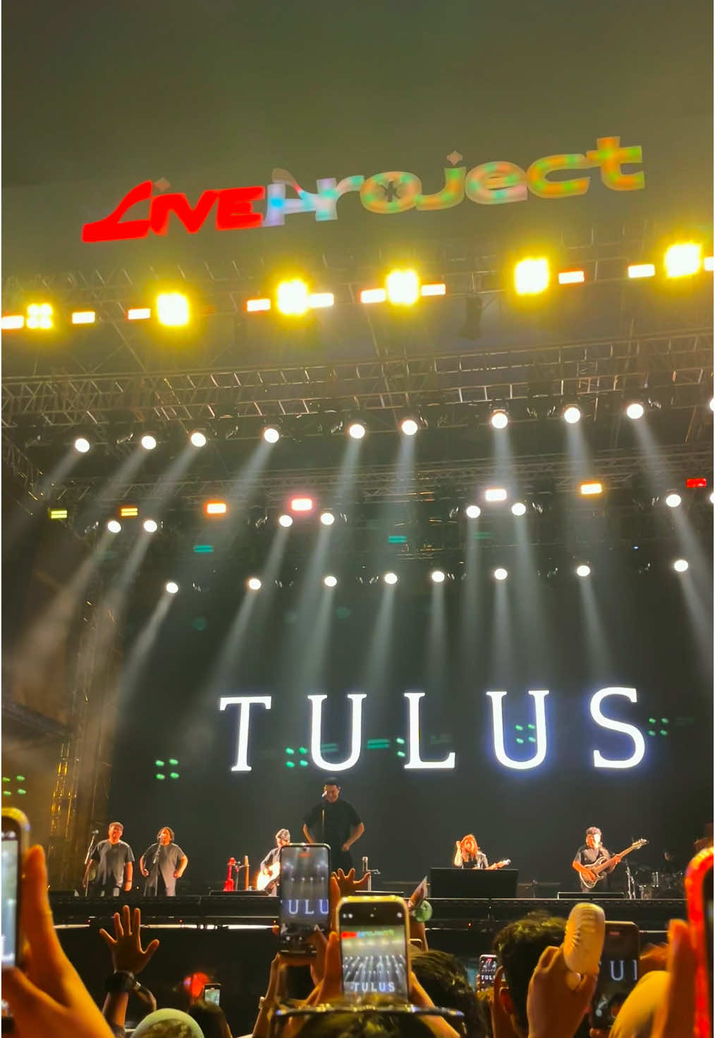 Tulus live project concert 2025 - semarang #fyp #tulusinteraksi #liveproject2025 #tulus #interaksi #liveprojectsemarang 