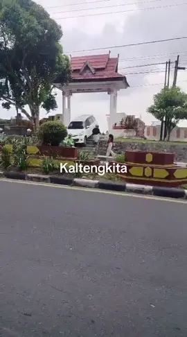 Mobil Jumping di Makam Skip Pangkalan Bun, Diduga Tidak Bisa Mengendalikan Gas. 12/10/25
