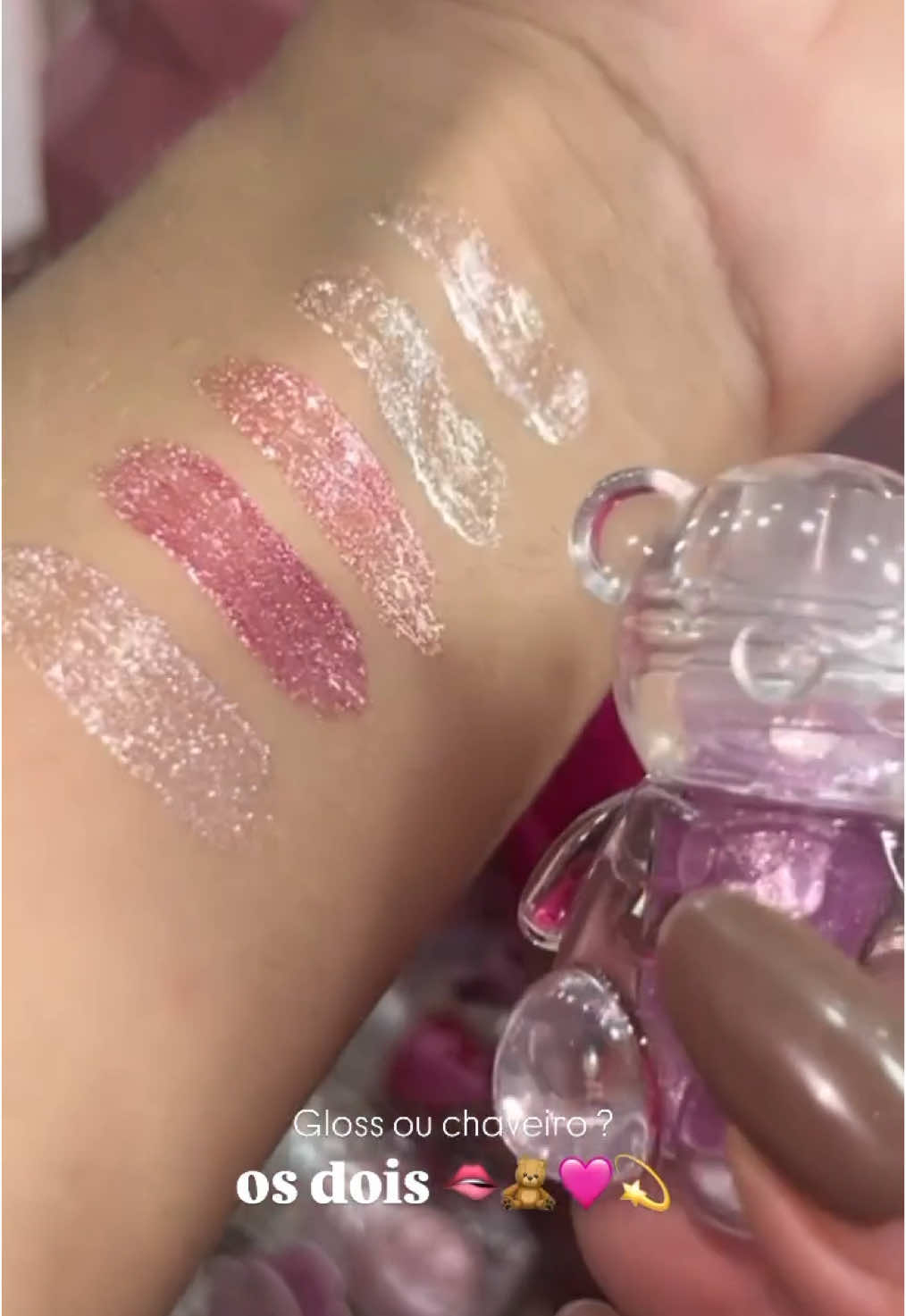 💋 Gloss Labial Chaveiro Teddy Vivai 🧸 | Brilho, Hidratação e Cheirinho Doce ✨  Compre aqui 🛒👉 https://s.shopee.com.br/7AUrviUwPY #brilholabial #gloss #LipGloss #Gloss #glosschaveiro 