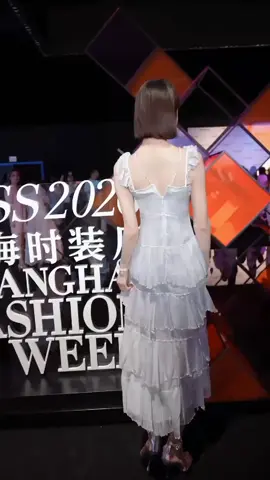 Watch the show 1 #ShanghaiFashionWeek #outfit #show #mengxikimi 