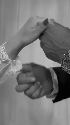 صرتَ كلييَ بينَ اديككَ♥️.  #لايك  #شعب_الصيني_ماله_حل😂😂 