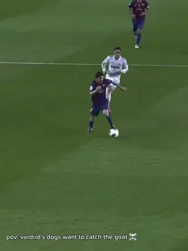 vardrid's dogs hate him ☠️ #messi #messivsrealmadrid #messibarcelona #messidribling #fypシ゚ 