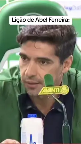 Quando está tudo bem, tem várias pessoas apoiando. Mas quando a fase é ruim, a pressão é gigantesca. Abel Ferreira deu uma lição não só para a torcida do Palmeiras, mas para o esporte em geral. #palmeiras #abelferreira #futebol 