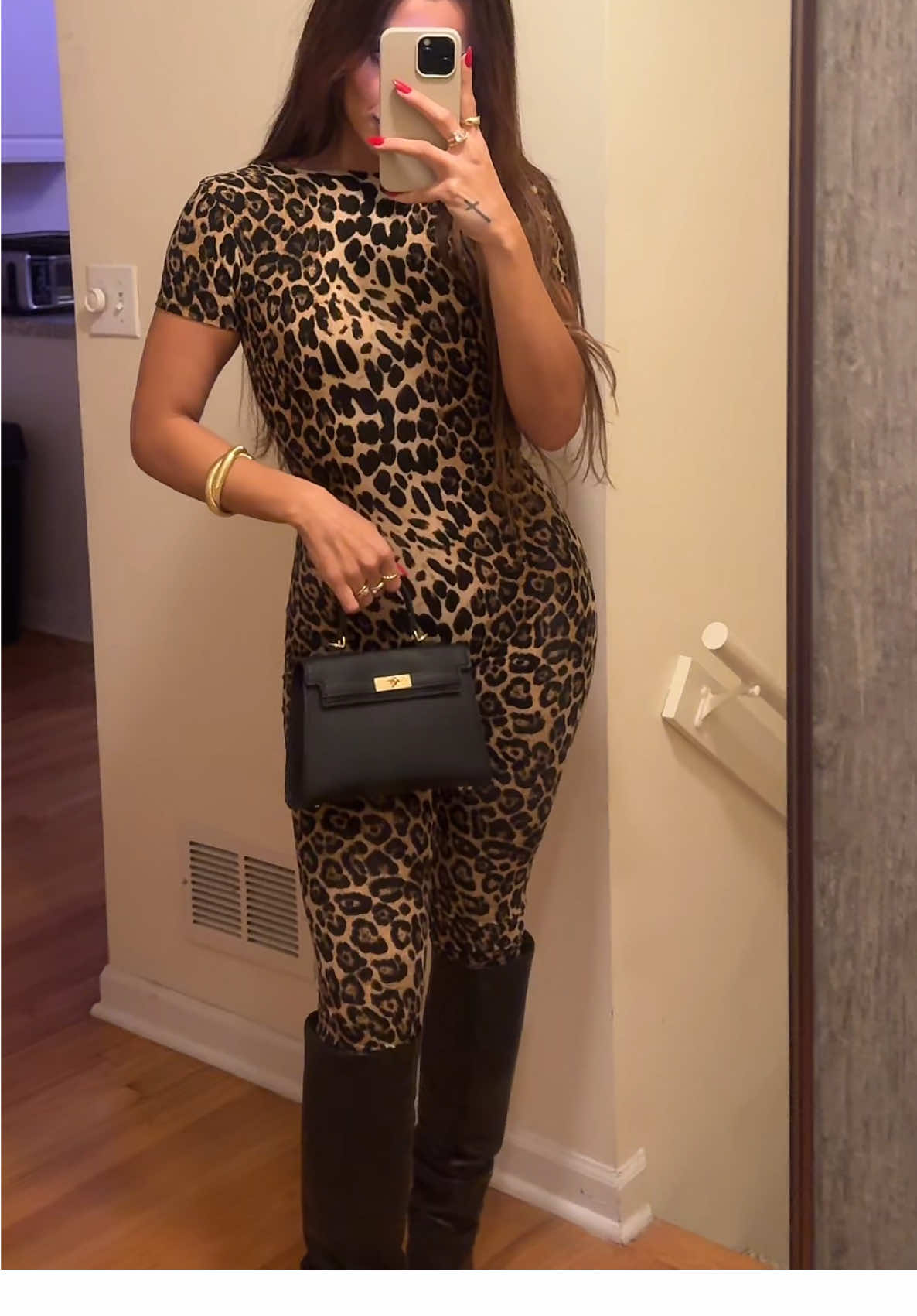 #الشعب_الصيني_ماله_حل😂😂😂 #اكسبلورexplore #chicago #fashiontiktok #viralvideo  @Fashion Nova 