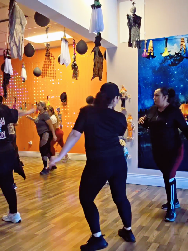 #tiktoklive #livehighlights #fypシ゚viral #zumba #Cumbia 