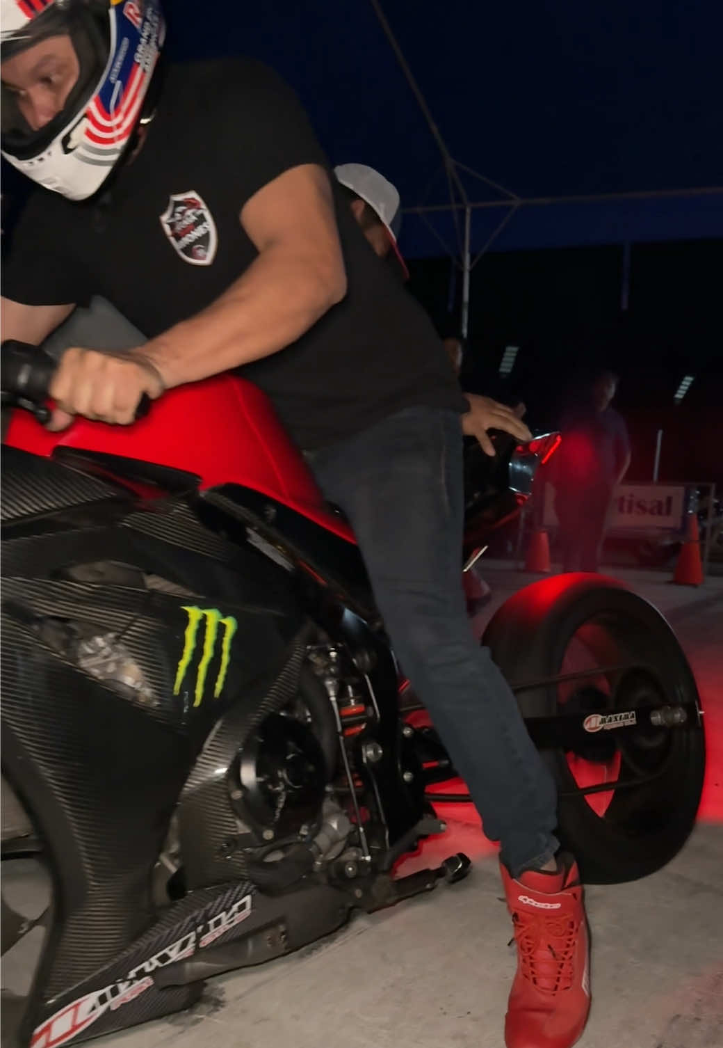 GSXR1000 #gsxr1000 #paratii #nicaragua🇳🇮❤️ #cuartosdemillaselsalvador #cuartosdemilla @Noel R Garay 🏠🏠✈️✈️✈️ @José Morales @𝐄𝐋 𝐈𝐍𝐍𝐎𝐌𝐁𝐑𝐀𝐁𝐋𝐄 ✅ @Erick Abarca 