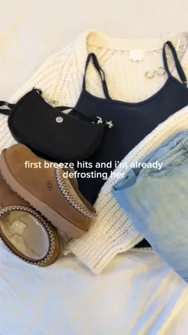 I love Uggs season #girlythings #uggs #relatable #outfitsinspo #fall 