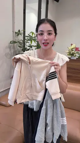 Mua ba mà tính tiền một