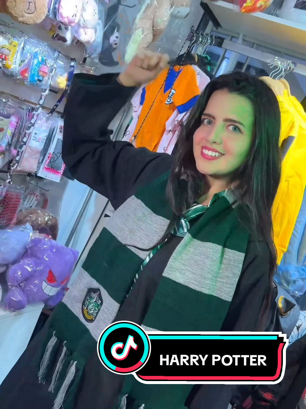 Ya llegaron las Capas, chalinas y corbatas de Harry Potter 💕 No te quedes sin el tuyo disponible desde la XS hasta la L ✨ @pamelaroncalv  #harrypotter #slytherin #hogwarts #gryffindor #ravenclaw  @Dreams Store Perú 
