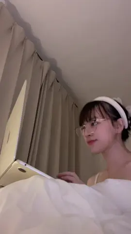 Mỗi sáng thức dậy nhìn thấy mặt trời, bản thân khoẻ mạnh và trẻ trung là cảm ơn cuộc đời!😊😊🥰🥰😊