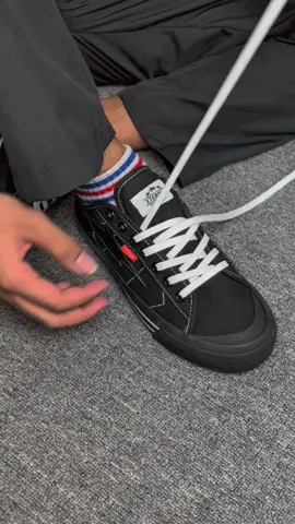 Sepatu Petir Oreo Hitam Manis Kece #xternalstepsure #brandlokal #sepatusneakers #lokalbrand #sepatupria 