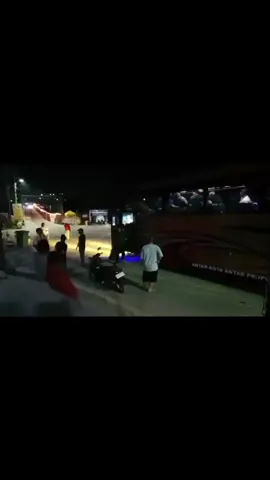Perbaikan Jembatan,Penumpang Bus Terpaksa Turun