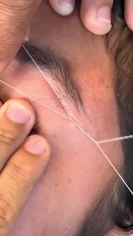 Do you know how threading works??  Hand position is also important when you holding it. Here is little tutorial for you #tutorials #eyebrows #threading #satisfying #videostar 