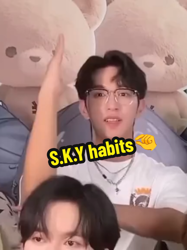 Our polite S.K.Y✨ #lipeien #seekyli #seekyli🐰 #desire4 #jiangli99holic 