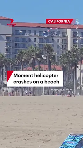A helicopter crashed in Huntington Beach, along California’s Pacific Coast Highway in the US. Five people were injured in the incident. #US #helicoptercrash #HuntingtonBeach #beachhelicoptercrash